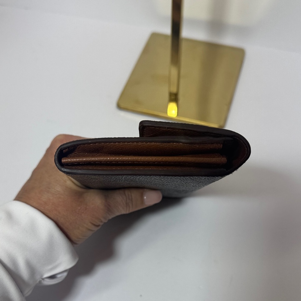 Louis Vuitton Wallet - Picture 4 of 9